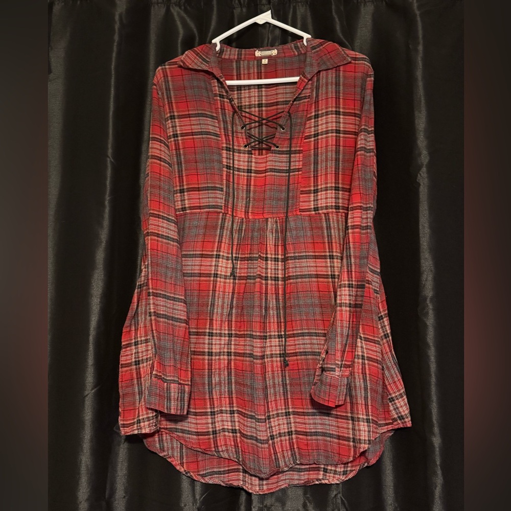 gimmicks by BKE Red Plaid Lace-Up Hooded Tunic
